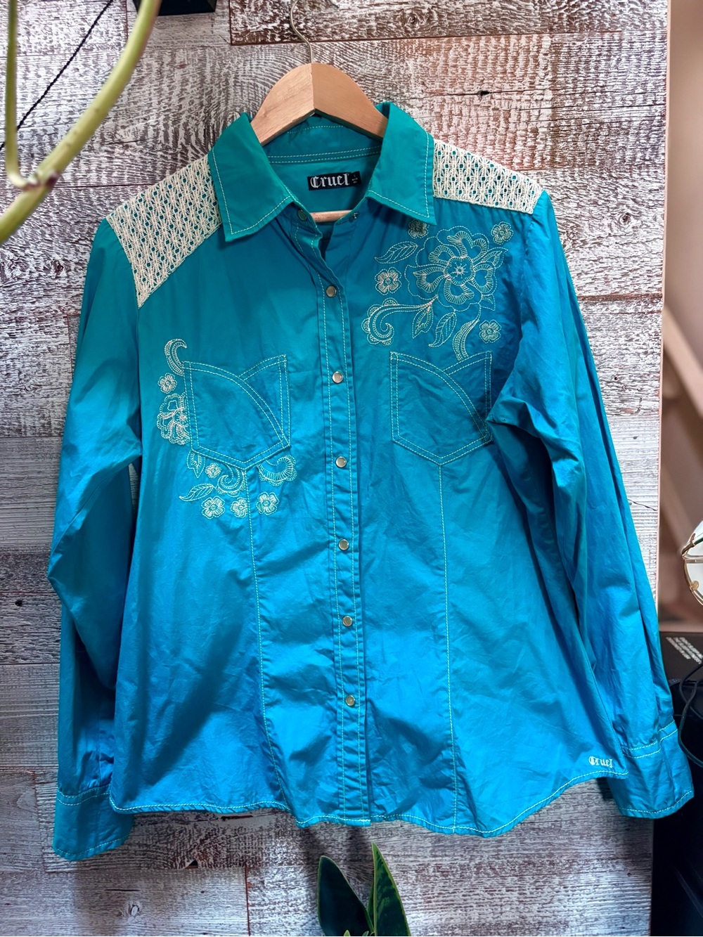 Cruel Denim | Embroidered Western Pearl-Snap Shirt - Women's XL, Turquoise/White